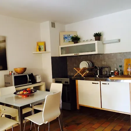 Charmant T2 Avec Jardin, A 5 Min Pied Plage Saint-clair - Parking, Terrasse Equipee, Proche Lavandou - Fr-1-677-34 *