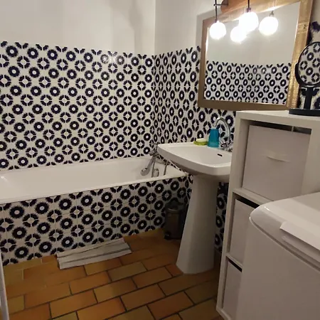 Charmant T2 Avec Jardin, A 5 Min Pied Plage Saint-clair - Parking, Terrasse Equipee, Proche Lavandou - Fr-1-677-34 Le Lavandou